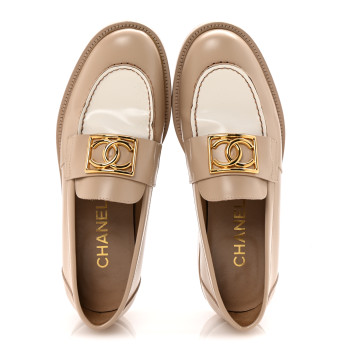 CHANEL Shiny Calfskin CC Loafers 38 Beige White