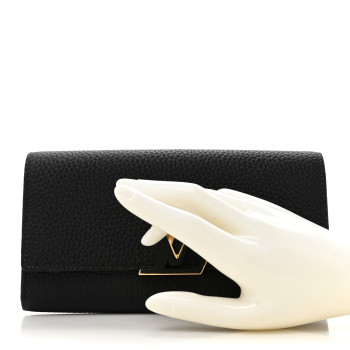 LOUIS VUITTON Taurillon Capucines Wallet Black