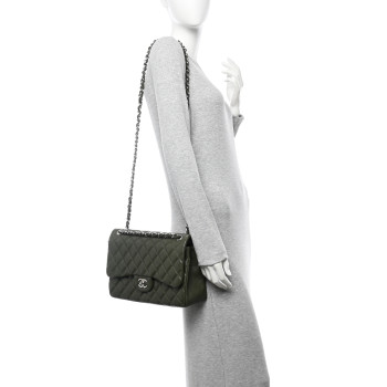 CHANEL Caviar Quilted Jumbo Double Flap Vert Fonce