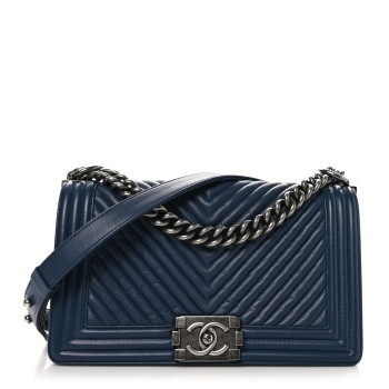 CHANEL Wrinkled Lambskin Chevron Quilted Medium Boy Flap Navy