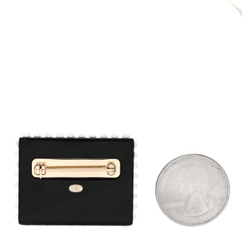 CHANEL Resin Pearl CC La Pausa Brooch Multicolor
