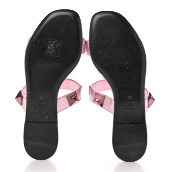 VALENTINO＞＞ローマン スタッド スリッパ Valentino Garavani Roman Stud Dual-Band Slide Sandals