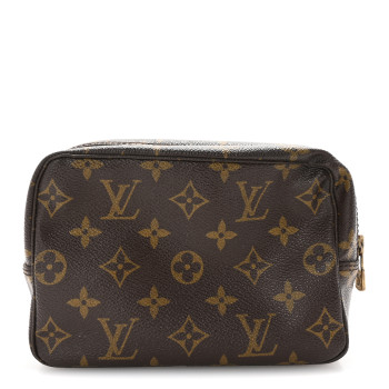 LOUIS VUITTON Monogram Trousse Toilette 19