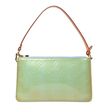 LOUIS VUITTON Vernis Lexington Pochette Baby Blue