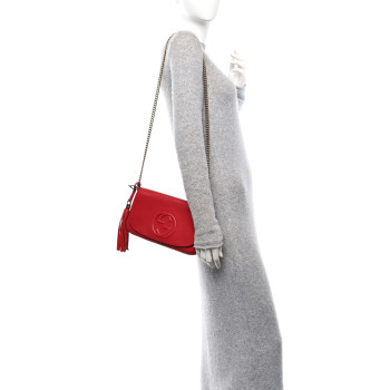 GUCCI Pebbled Calfskin Medium Soho Flap Crossbody Vibrant Red