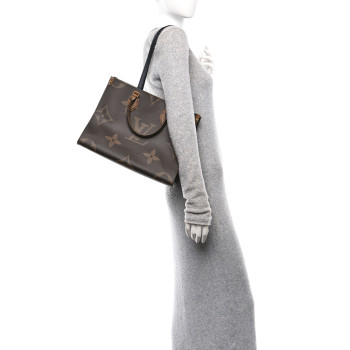 LOUIS VUITTON Reverse Monogram Giant Onthego MM