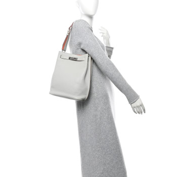 HERMES Taurillon Clemence Verso So Kelly 22 Gris Perle Crevette