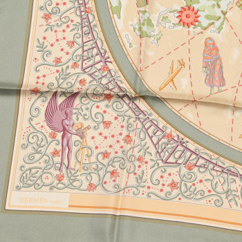 HERMES Silk www.hermes.com Scarf 90