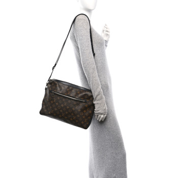 LOUIS VUITTON Monogram Macassar Torres Messenger