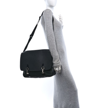LOUIS VUITTON Taiga Dersou Messenger Bag Ardoise