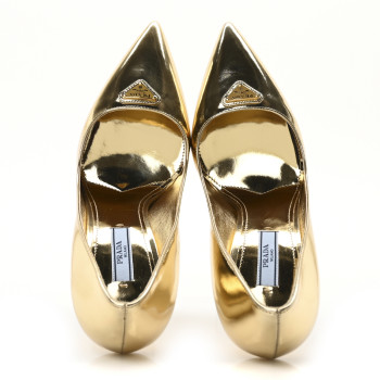PRADA Spazzolato Metal Triangle Logo Pointed Toe 85mm Pumps 38.5 Platino