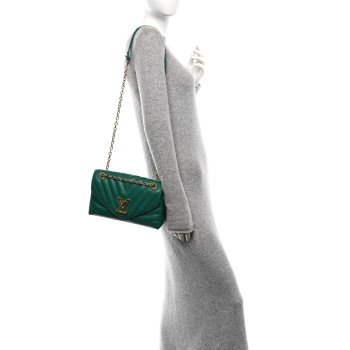 LOUIS VUITTON Calfskin New Wave Chain Bag MM NM Emerald