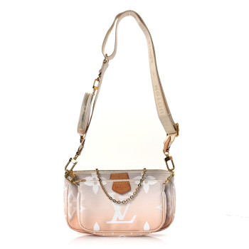 LOUIS VUITTON Monogram Giant By The Pool Multi Pochette Accessories Brume