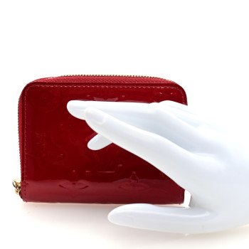LOUIS VUITTON Vernis Zippy Coin Purse Pomme D'Amour