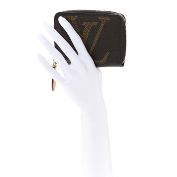 LOUIS VUITTON Monogram Giant Zippy Coin Purse