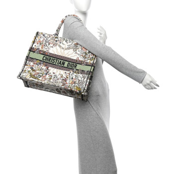 CHRISTIAN DIOR Canvas Embroidered Large 4 Saisons Hiver Soleil Book Tote Multicolor