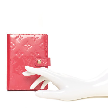LOUIS VUITTON Vernis Small Ring Agenda Cover Framboise