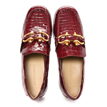 BOTTEGA VENETA Glossy Calfskin Crocodile Embossed Monsieur Loafers 38.5 Cherry