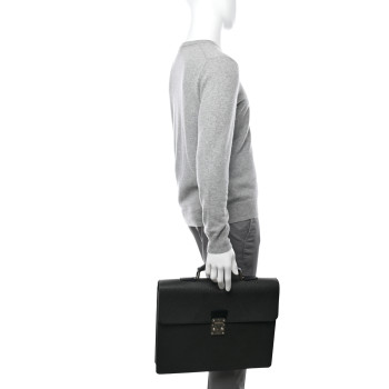 LOUIS VUITTON Taiga Neo Robusto 2 Compartment Briefcase Black