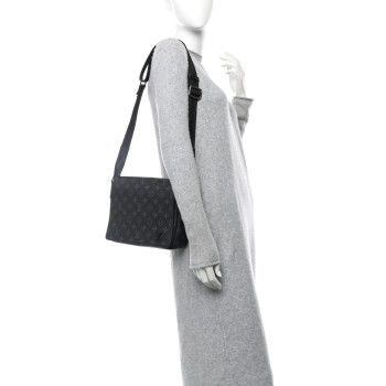 LOUIS VUITTON Monogram Eclipse District PM NM