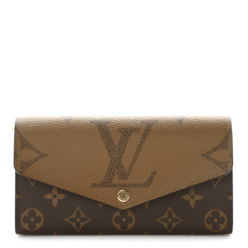 LOUIS VUITTON Reverse Monogram Giant Sarah Wallet