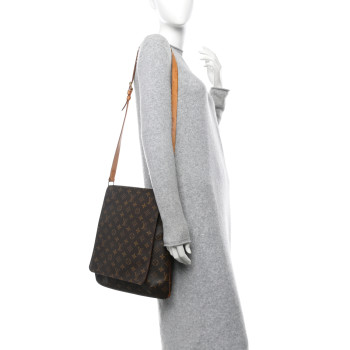 LOUIS VUITTON Monogram Musette GM
