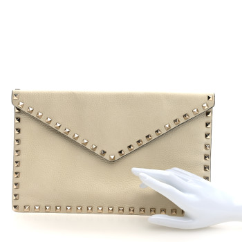 VALENTINO GARAVANI Pebbled Calfskin Large Rockstud Envelope Clutch Light Ivory