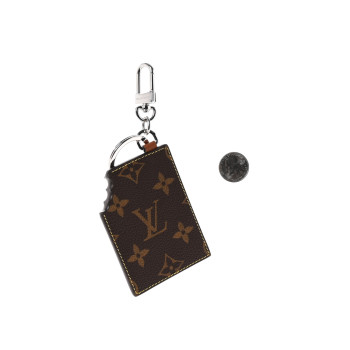 LOUIS VUITTON Monogram Chocolate Bar Charm Key Holder