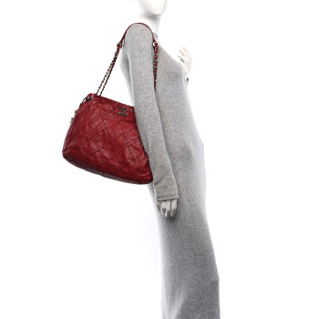 CHANEL Lambskin Stitched Expandable Tote Red