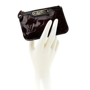 LOUIS VUITTON Vernis Key Pouch Amarante