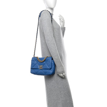 CHANEL Lambskin Quilted Medium Chanel 19 Flap Blue
