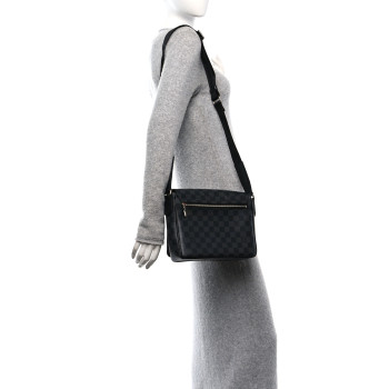 LOUIS VUITTON Damier Graphite District PM NM