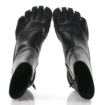 BALENCIAGA Soft Leather Toe Suspension Booties 39 Black