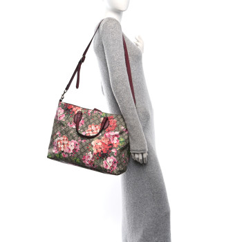 GUCCI Soft GG Supreme Monogram Blooms Medium Crossbody Tote Beige Multicolor Dry Rose