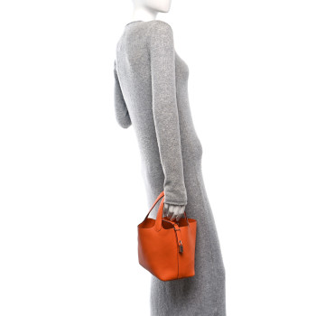 HERMES Taurillon Clemence Picotin Lock 18 PM Orange