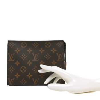 LOUIS VUITTON Monogram Toiletry Pouch 19