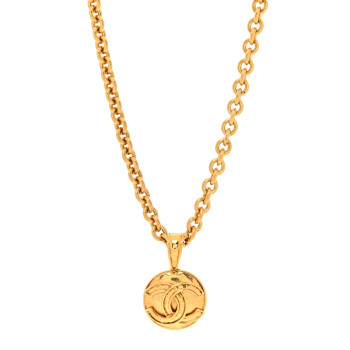 CHANEL Metal CC Chain Pendant Necklace Gold