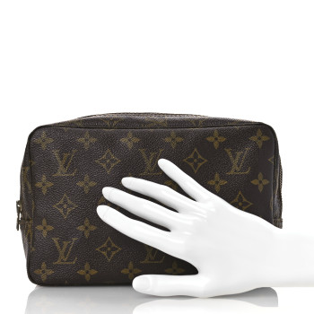 LOUIS VUITTON Monogram Trousse Toilette 23