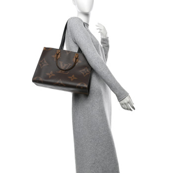 LOUIS VUITTON Reverse Monogram Giant Onthego MM