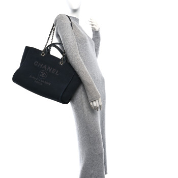 CHANEL Mixed Fibers Medium Deauville Tote Black