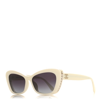CHANEL Acetate Pearl Cat Eye CC Sunglasses 5481-H-A White