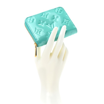 LOUIS VUITTON Vernis Zippy Coin Purse Blue Lagon