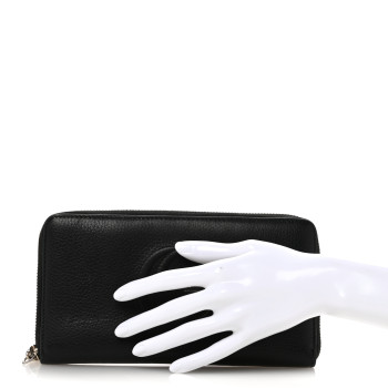 GUCCI Pebbled Calfskin Soho Zip Around Wallet Black