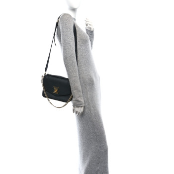LOUIS VUITTON Grained Calfskin Lockme Oxford Black