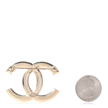 CHANEL Pearl CC Brooch Gold