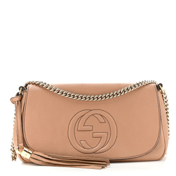 GUCCI Pebbled Calfskin Medium Soho Flap Crossbody Camelia