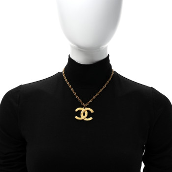 CHANEL Metal Textured CC Chain Pendant Necklace Gold