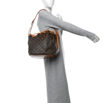 LOUIS VUITTON Monogram Petit Noe LOUIS VUITTON Monogram Petit Noe