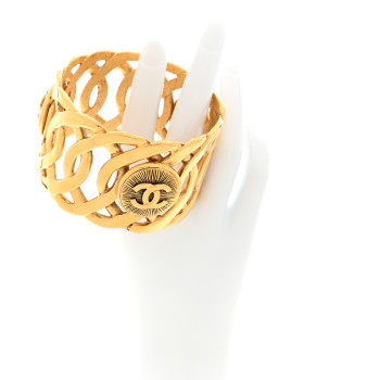 CHANEL Metal CC Sunburst Cuff Gold
