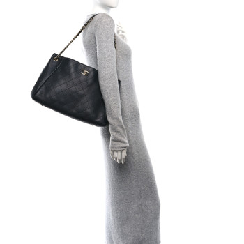 CHANEL Grained Calfskin Stitched Large Supple Rock Shopping Black CHANEL Grained Calfskin Stitched Large Supple Rock Shopping Black